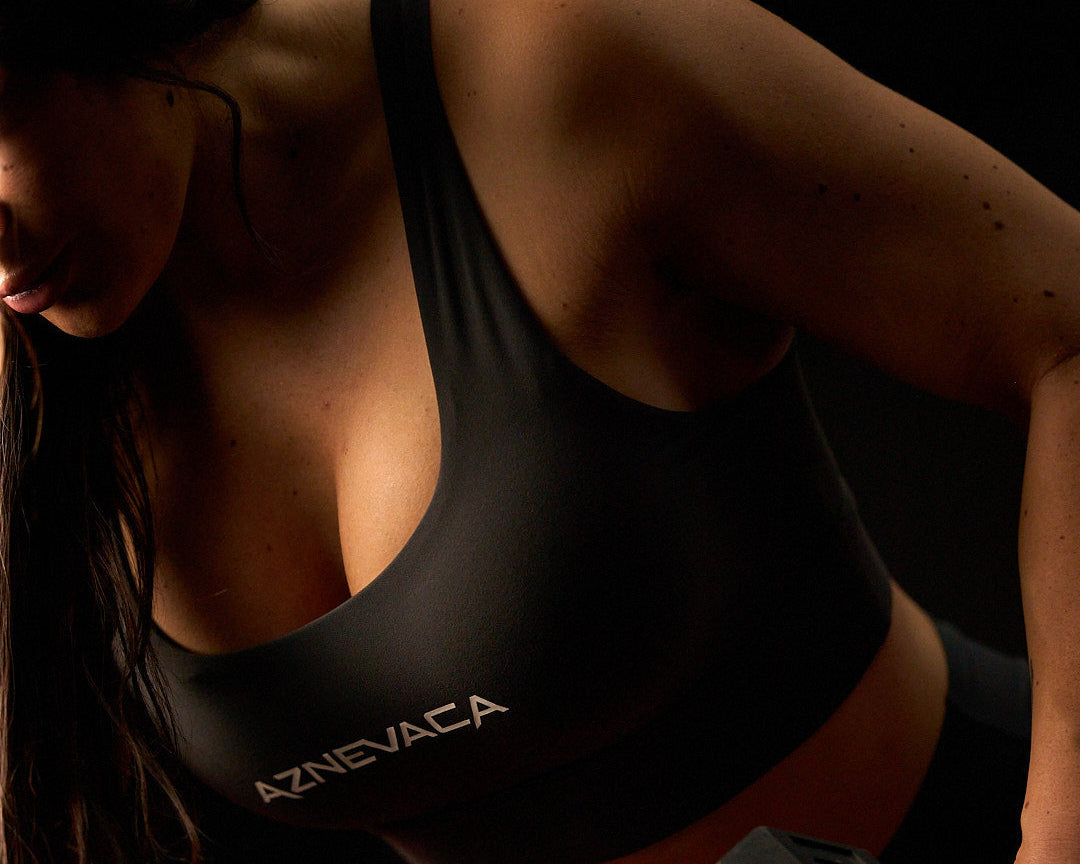 AZNEVACA Compression Sports Bra in Ash Grey, support during bent-over row